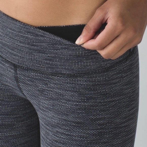 Lululemon Wunder Under Crop II | Size 4 - Picture 6 of 6
